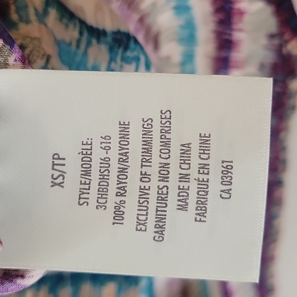 Colorful Button-Up Blouse - Picture 11 of 11